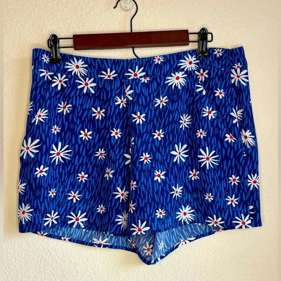 Nieves Lavi 100% Silk Floral Shorts - Picture 1 of 7